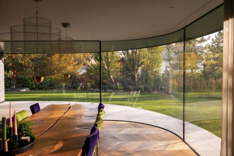 Alverre glazen gevel verbouwing villa
