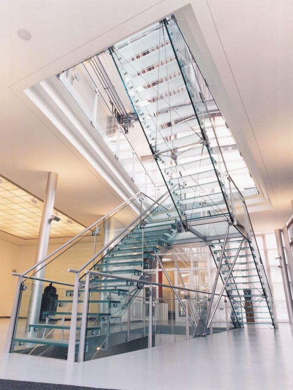 Glazen trap beloopbaar glas 03 Alverre