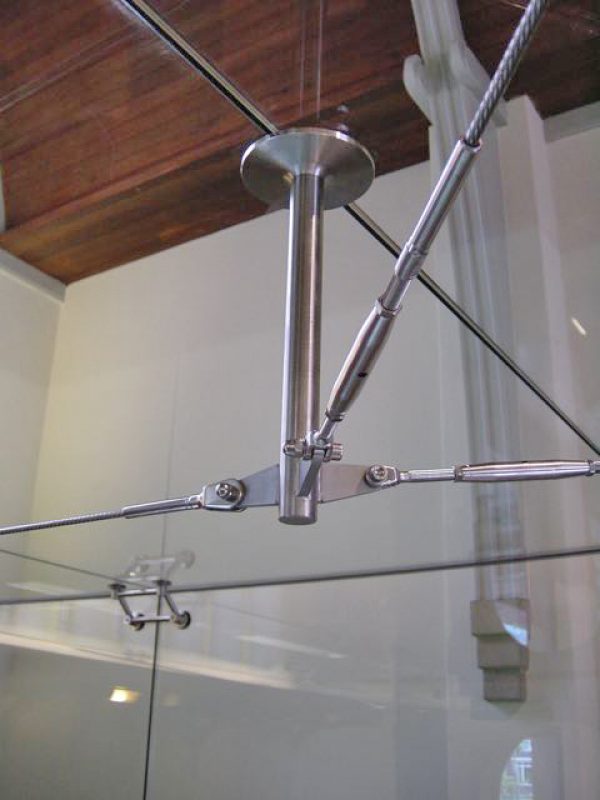 Glazen wanden binnen constructie Alverre 01