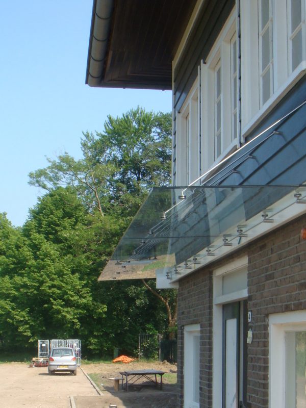 Glazen_luifel_woonhuis_Alverre